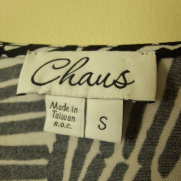 Chaus Soft Stretchy Top 3/4 Sleeves Black White Deep V-neck Print Shirt FLIRT💋 - Picture 4 of 6